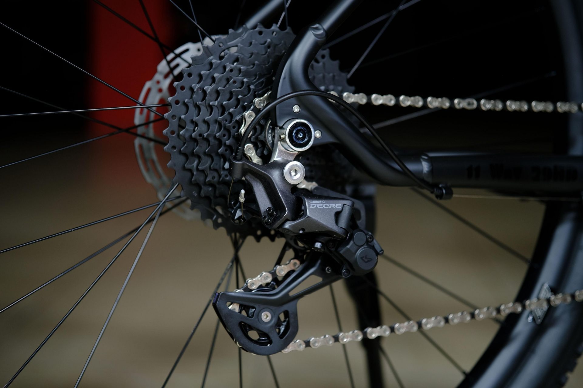 Задний переключатель Shimano Deore
 HOKE 11 Way 29 HD матовый чёрный-серый 23